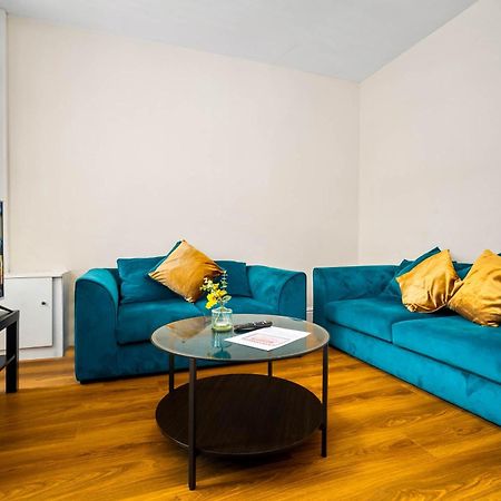 バーミンガム 3 Bed House For Contractors & Families And Free Parkingヴィラ エクステリア 写真