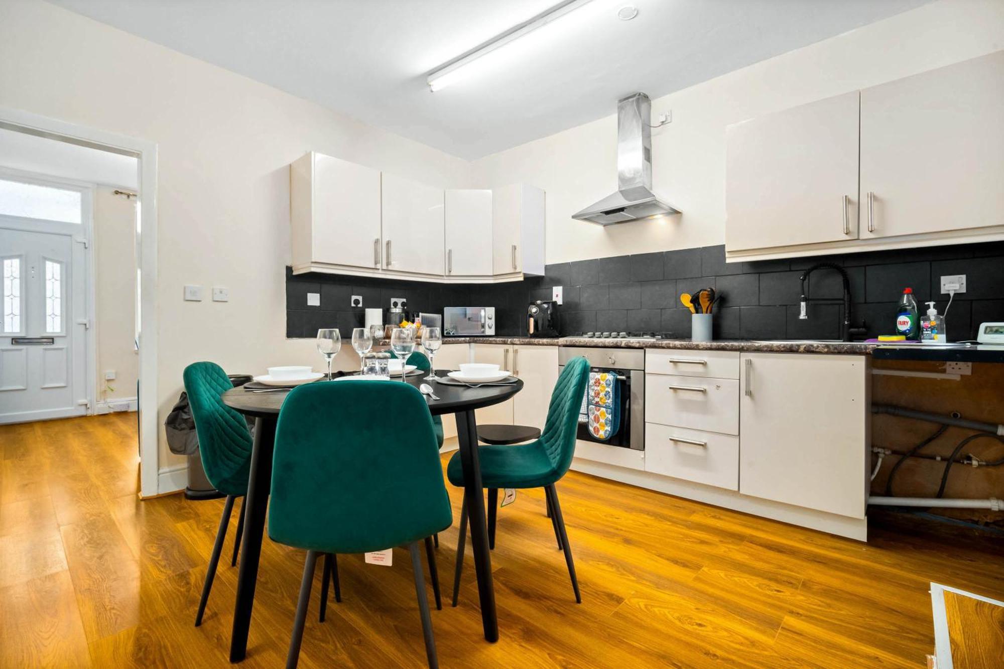 バーミンガム 3 Bed House For Contractors & Families And Free Parkingヴィラ エクステリア 写真