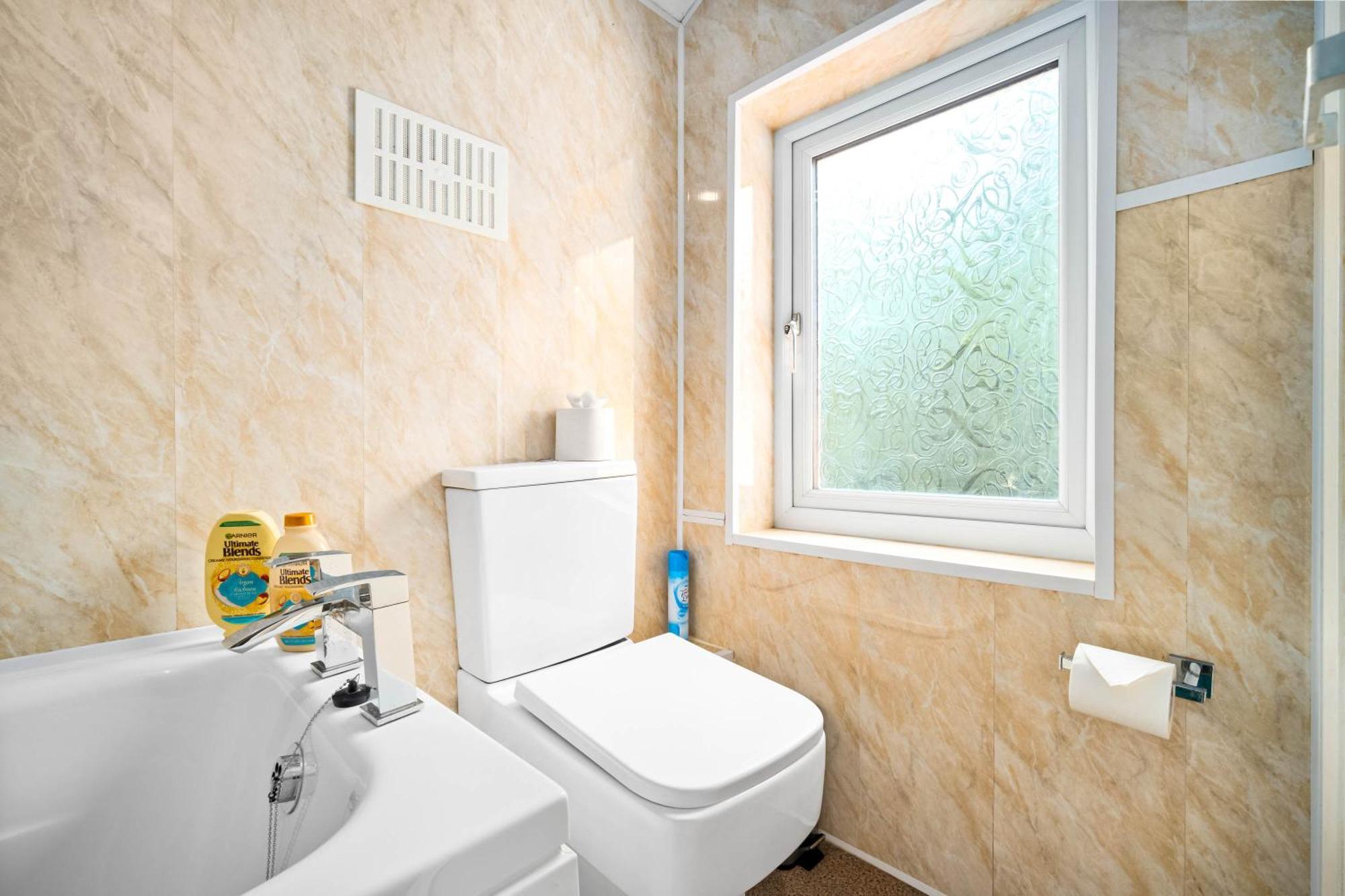 バーミンガム 3 Bed House For Contractors & Families And Free Parkingヴィラ エクステリア 写真