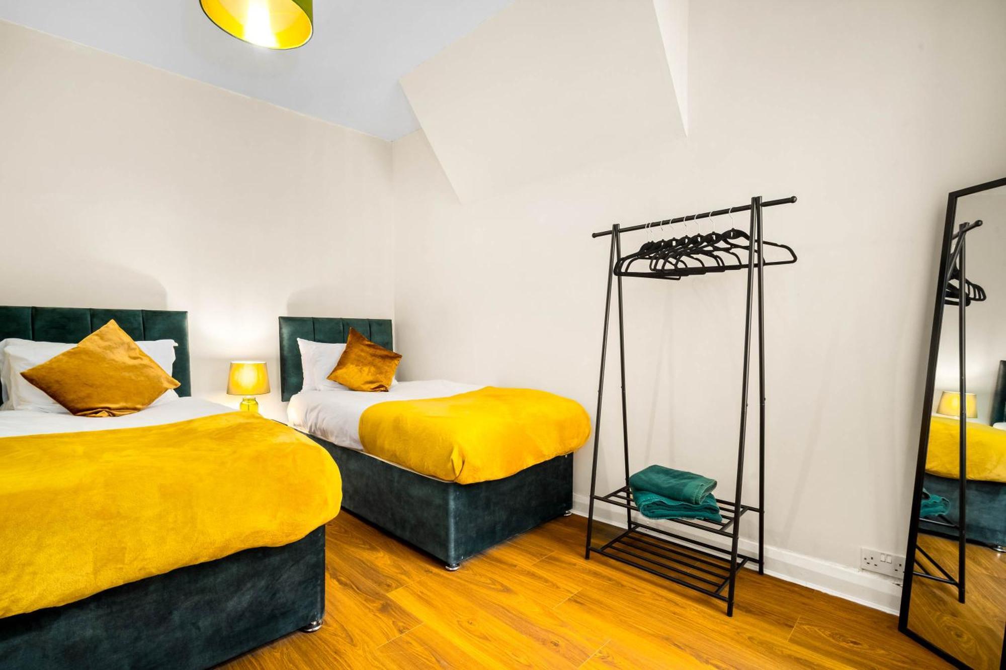 バーミンガム 3 Bed House For Contractors & Families And Free Parkingヴィラ エクステリア 写真