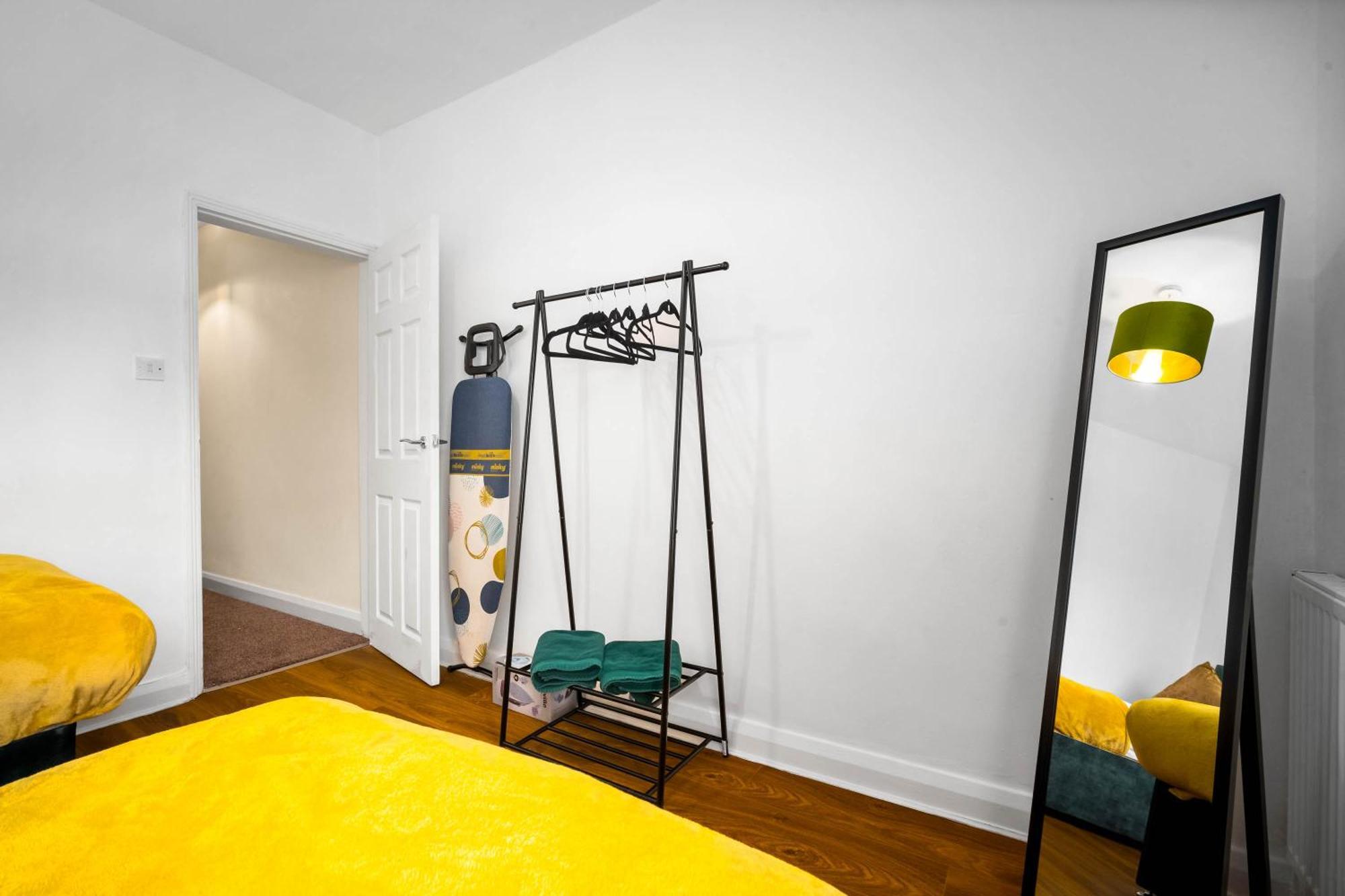 バーミンガム 3 Bed House For Contractors & Families And Free Parkingヴィラ エクステリア 写真