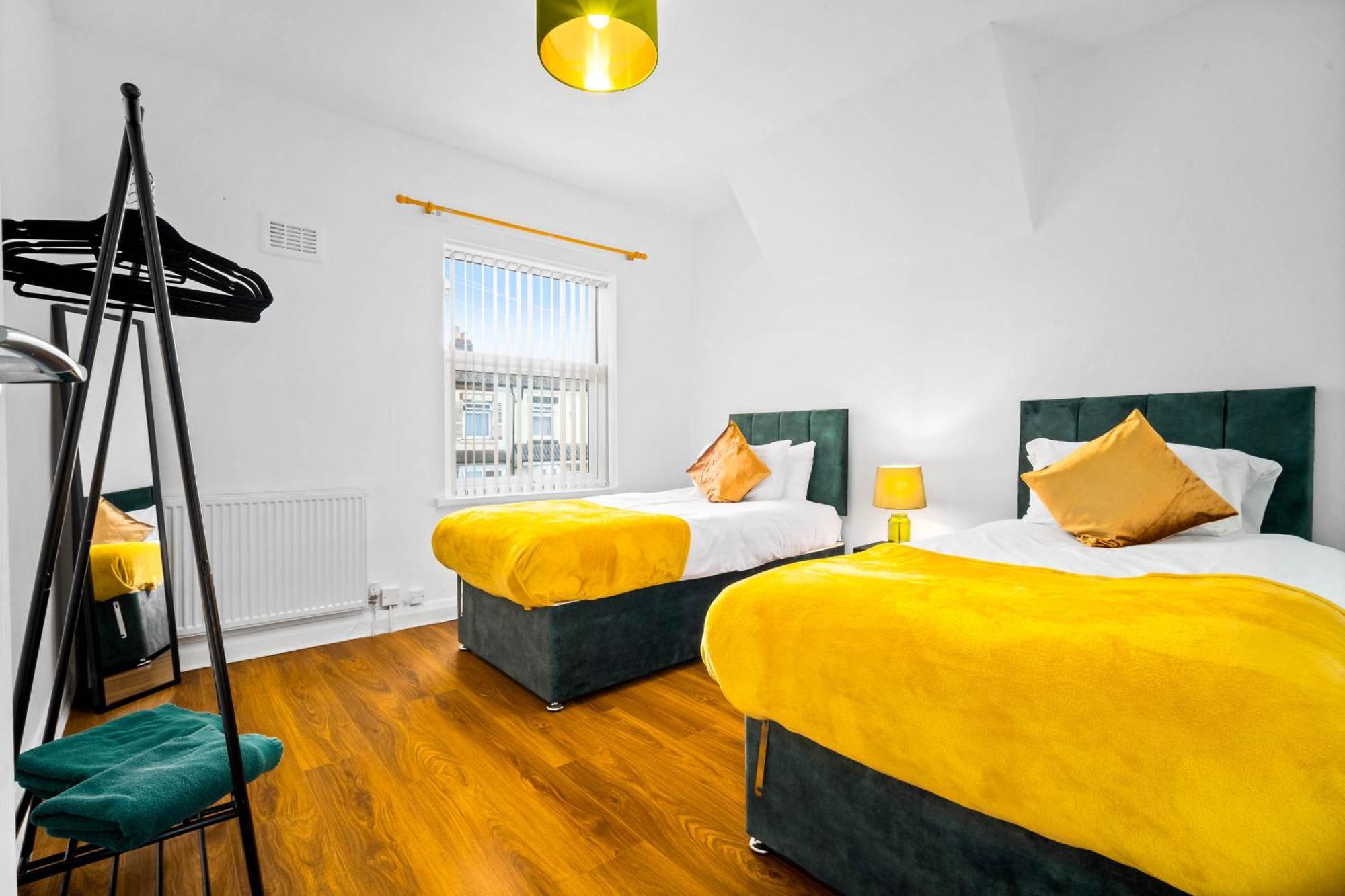 バーミンガム 3 Bed House For Contractors & Families And Free Parkingヴィラ エクステリア 写真